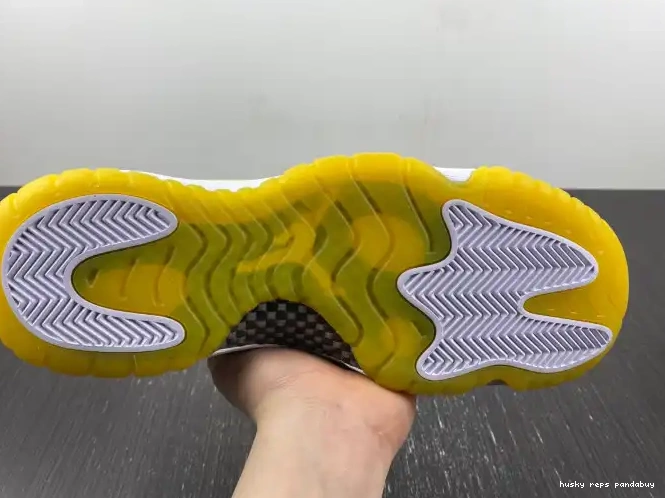 Cheap Husky Yellow AH7860-107 Air WMNS Jordan Snakeskin Low 11 0520